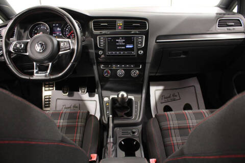 2017 Volkswagen Golf GTI Sport