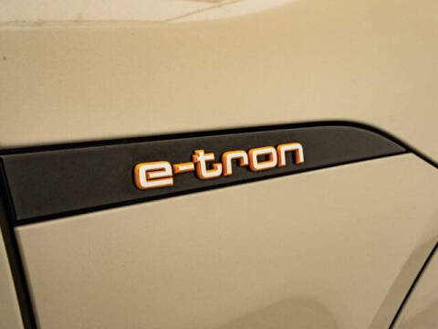 2022 Audi e-tron quattro Premium