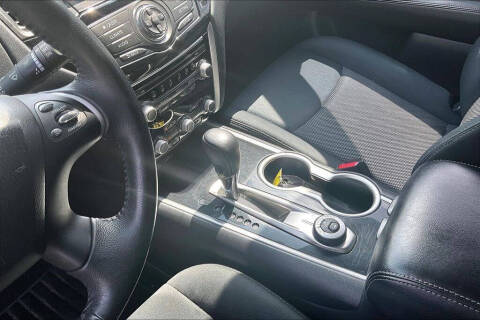 2018 Nissan Pathfinder SV