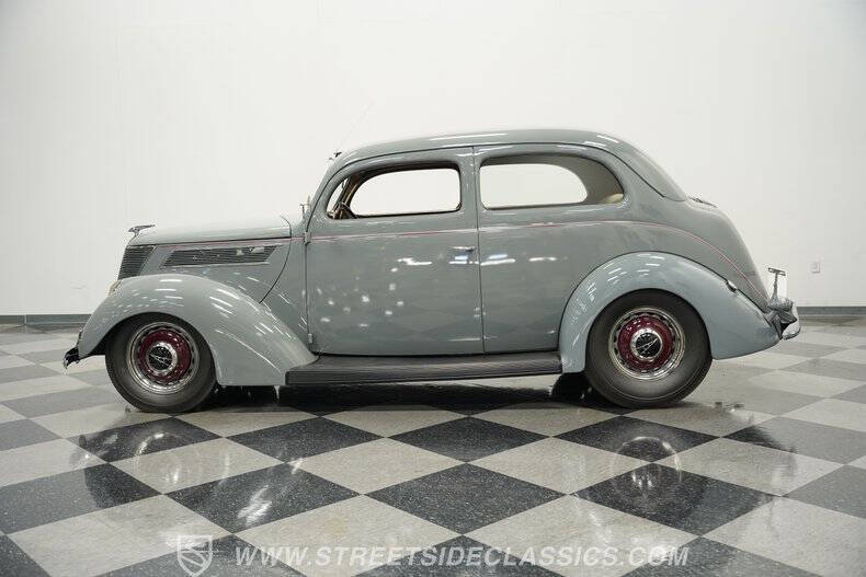 1937 Ford Tudor