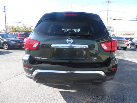 2018 Nissan Pathfinder SV