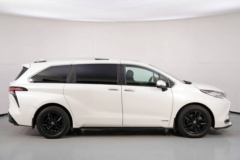2021 Toyota Sienna Limited 7-Passenger