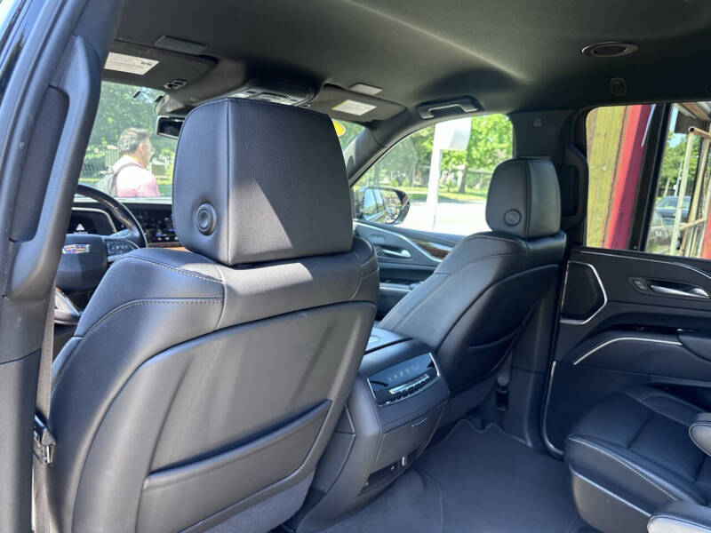 2024 Cadillac Escalade ESV Luxury