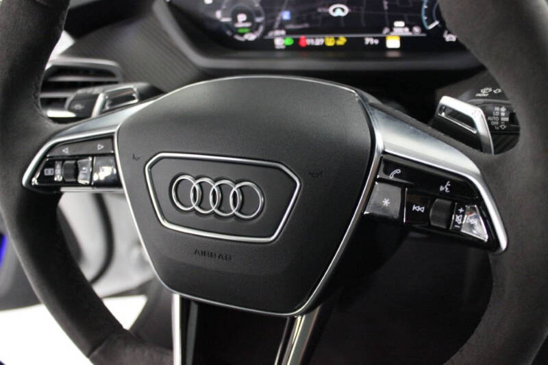 2023 Audi e-tron GT quattro Premium Plus