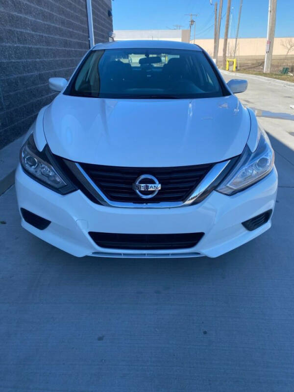 2017 Nissan Altima for sale at Carsland KC in Kansas City MO