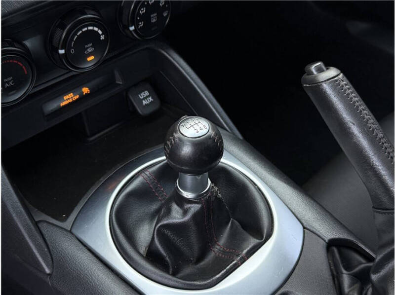 2016 Mazda MX-5 Miata Sport