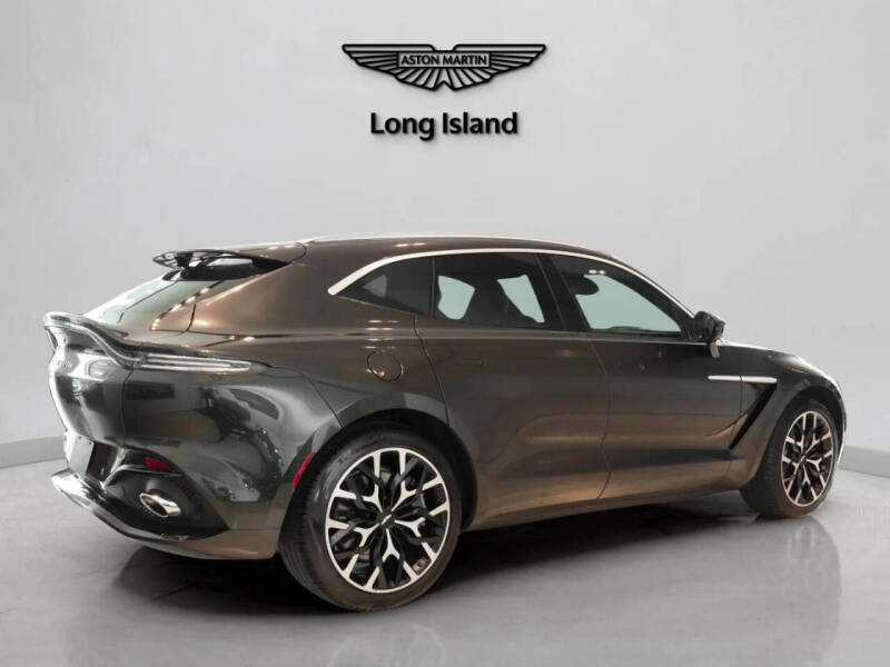 2024 Aston Martin DBX