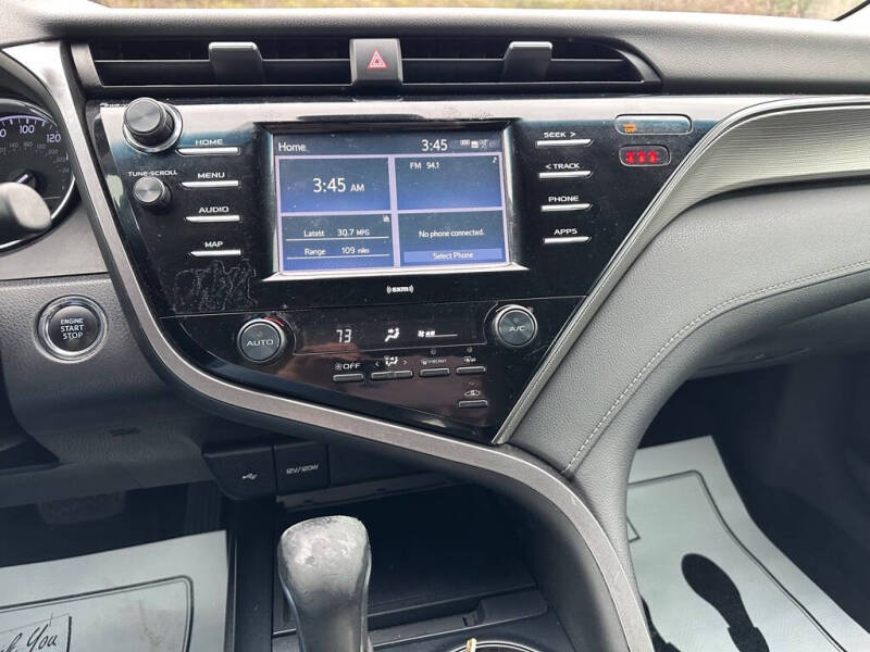 2020 Toyota Camry SE