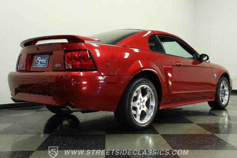 2004 Ford Mustang GT Deluxe