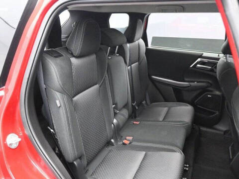 2025 Mitsubishi Outlander ES