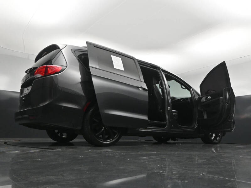 2019 Chrysler Pacifica Touring L Plus
