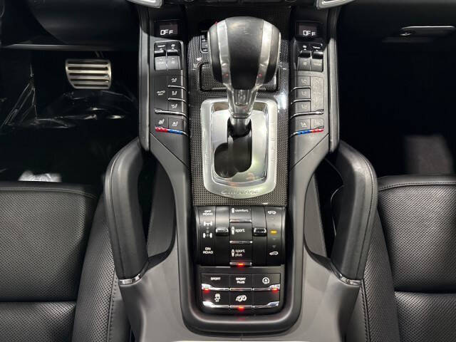 2017 Porsche Cayenne GTS