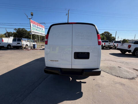 2022 Chevrolet Express 2500