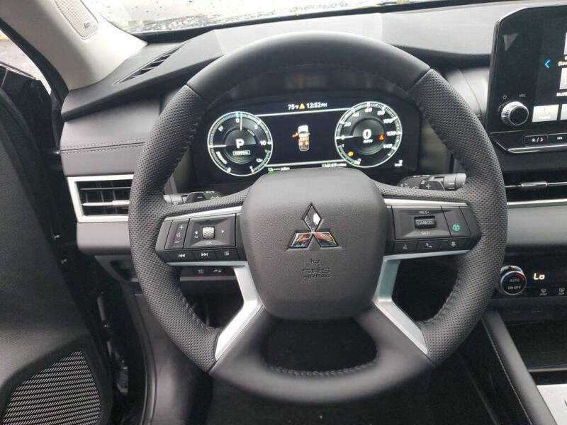 2025 Mitsubishi Outlander PHEV SE