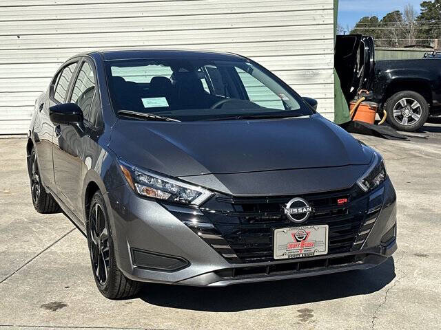 2025 Nissan Versa SR