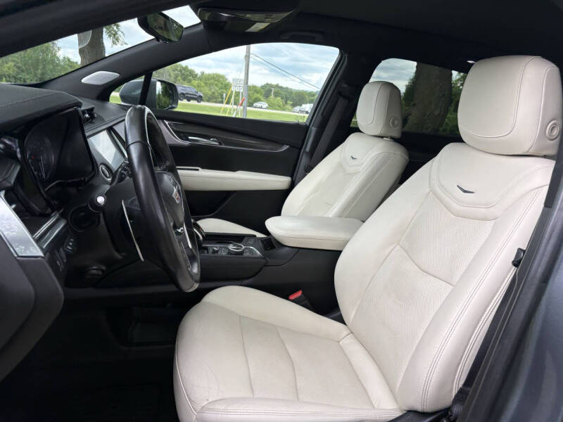 2020 Cadillac XT5 Sport