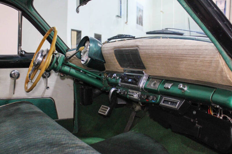 1953 Kaiser Manhattan