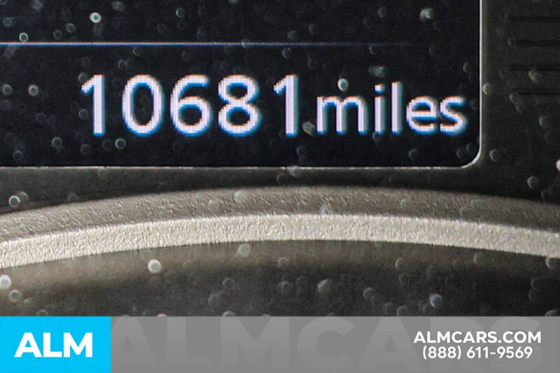 2022 Nissan Kicks SR