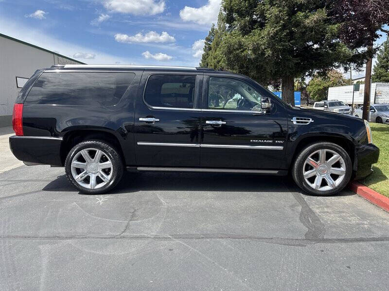 2011 Cadillac Escalade ESV Platinum Edition