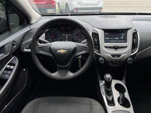 2018 Chevrolet Cruze LS Auto