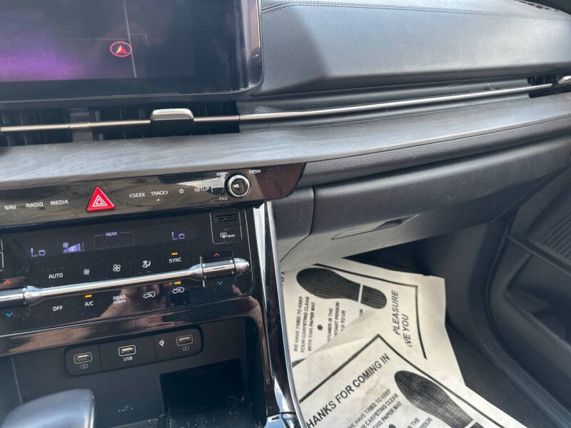 2024 Kia Carnival SX