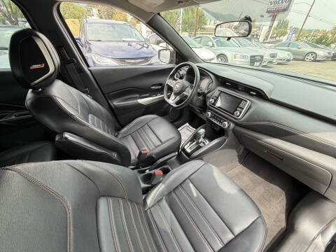 2019 Nissan Kicks SR