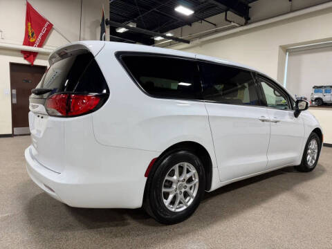 2021 Chrysler Voyager LX