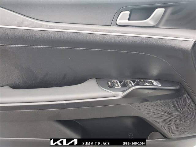 2025 Kia K5 LXS