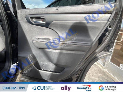 2023 Toyota Highlander Hybrid Bronze Edition