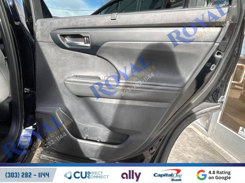 2023 Toyota Highlander Hybrid Bronze Edition