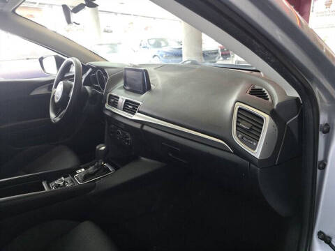 2017 Mazda MAZDA3 Sport