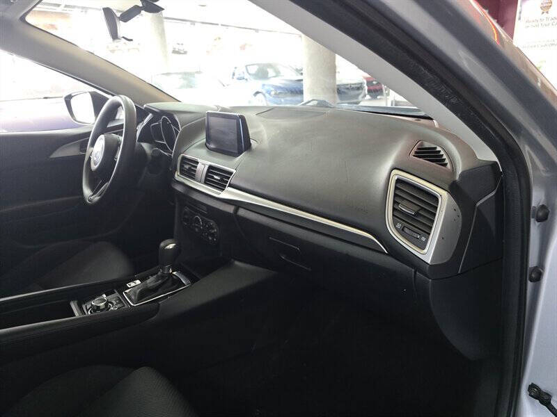 2017 Mazda MAZDA3 Sport