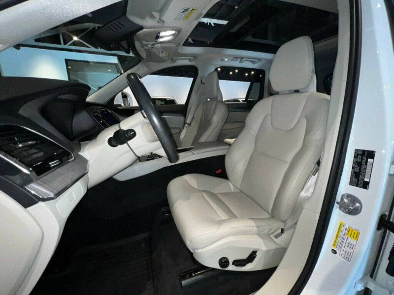 2023 Volvo XC90 B6 Plus Bright Theme 6P