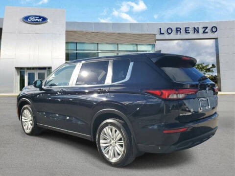 2024 Mitsubishi Outlander ES