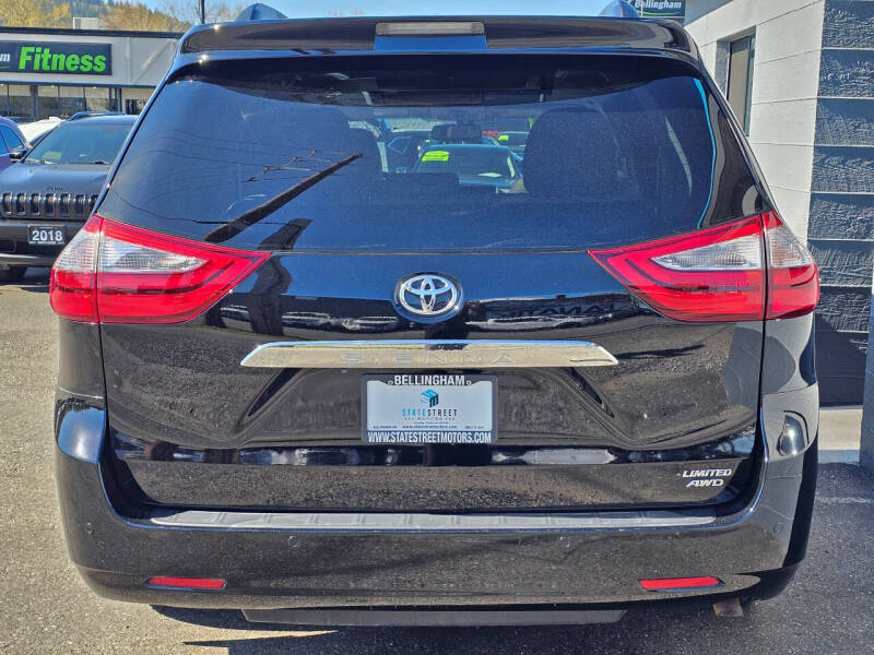 2017 Toyota Sienna Limited Premium 7-Passenger