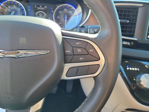 2023 Chrysler Voyager LX