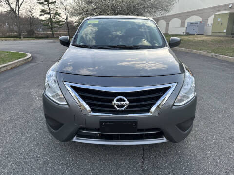 2018 Nissan Versa SV