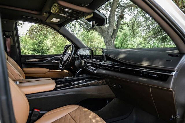 2024 Cadillac Escalade Sport