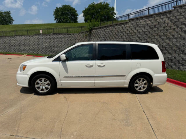 2011 Chrysler Town and Country for sale at 10-4 AUTO GROUP LLC in Raytown, MO