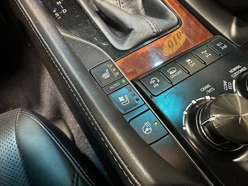 2016 Lexus LX 570