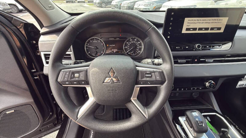2026 Mitsubishi Outlander ES