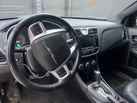 2012 Chrysler 200 Limited