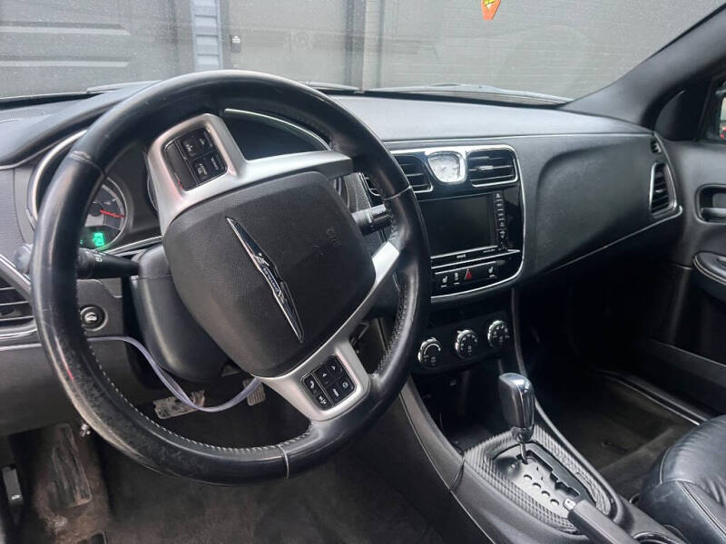 2012 Chrysler 200 Limited