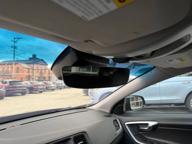 2018 Volvo V60 Cross Country T5 Premier