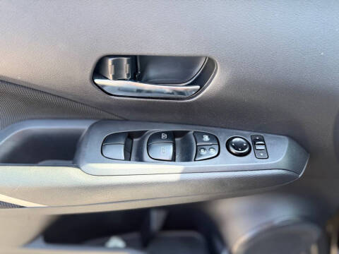 2022 Nissan Kicks SV