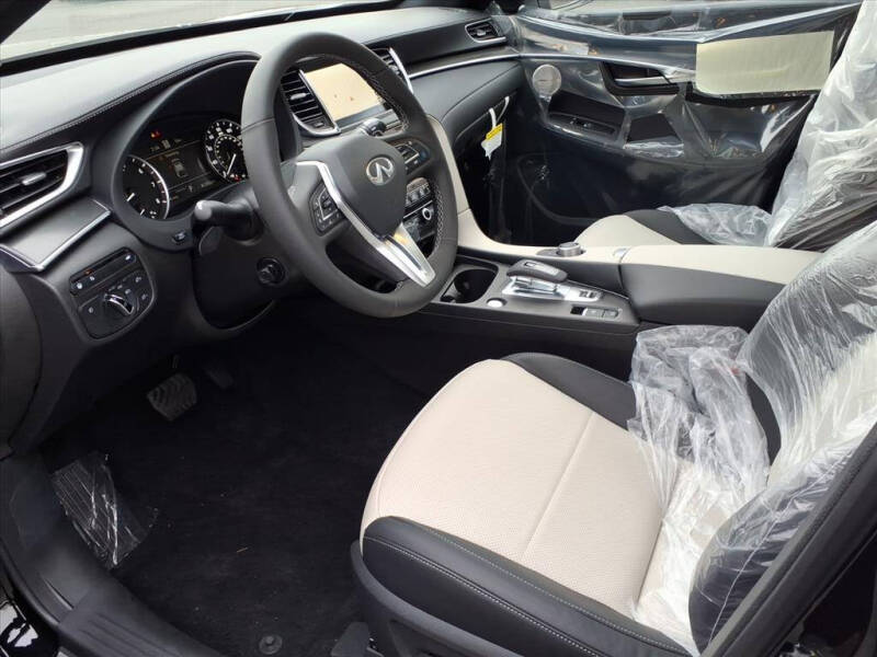 2025 Infiniti QX55 Essential