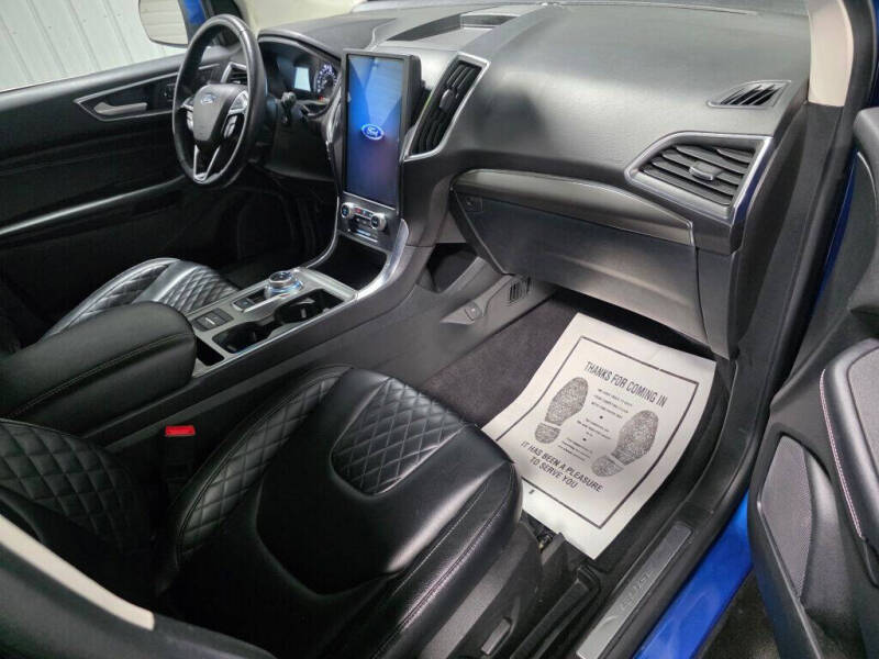 2023 Ford Edge Titanium