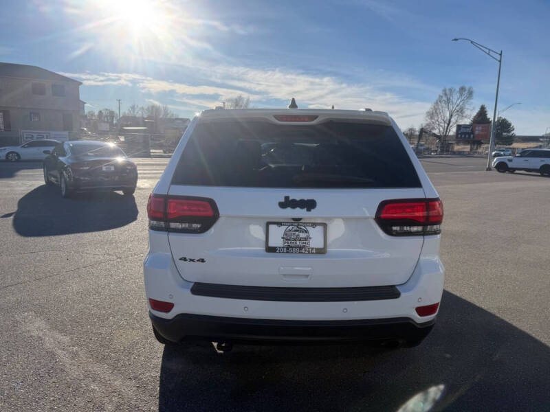 2019 Jeep Grand Cherokee Laredo
