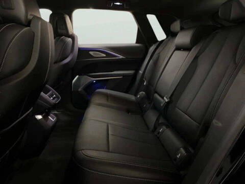 2024 Cadillac LYRIQ Luxury 2