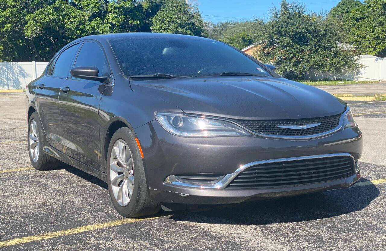 2015 Chrysler 200  - $9,990